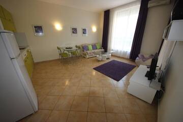 Фото номера Апартаменты с видом на бассейн Апарт-отели Menada Negresco Apartments г. Елените 4